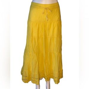 Old Navy Women’s long tiered yellow boho cotton skirt, size Medium